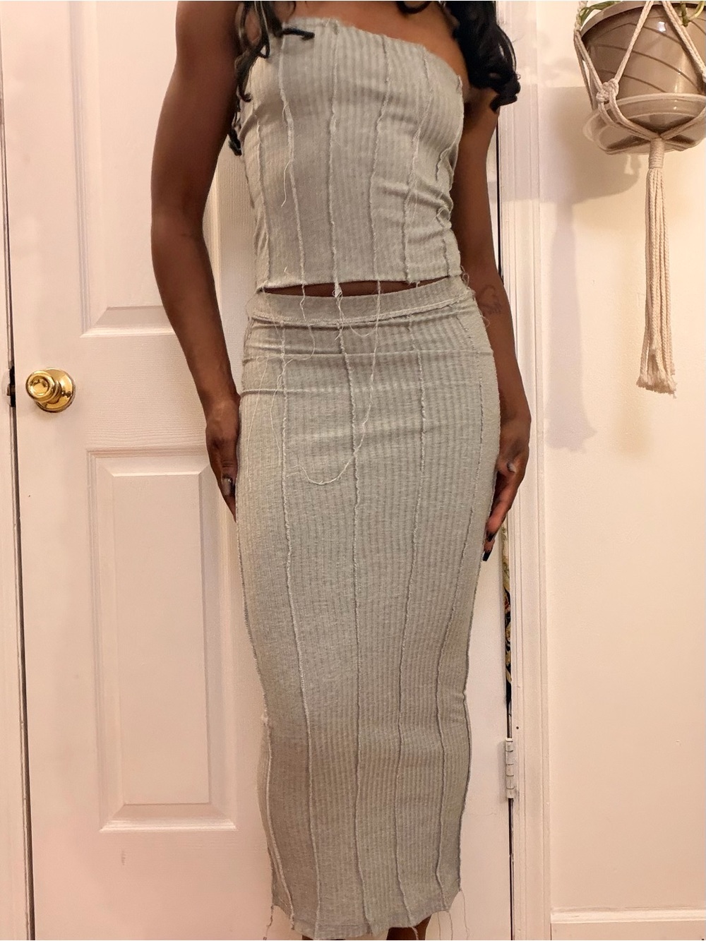 Gray Ribbed Maxi Skirt Set - Picture 3 of 6